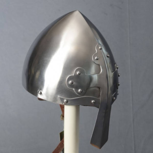 Casco nasale con croce